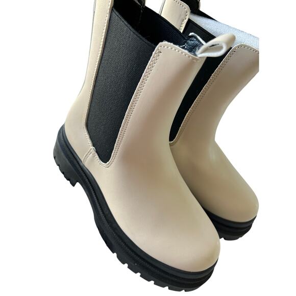 Yoki Women's Ankle Rain Boots Size 7 Cream with Black Accents Water-Resistant - Picture 9 of 10